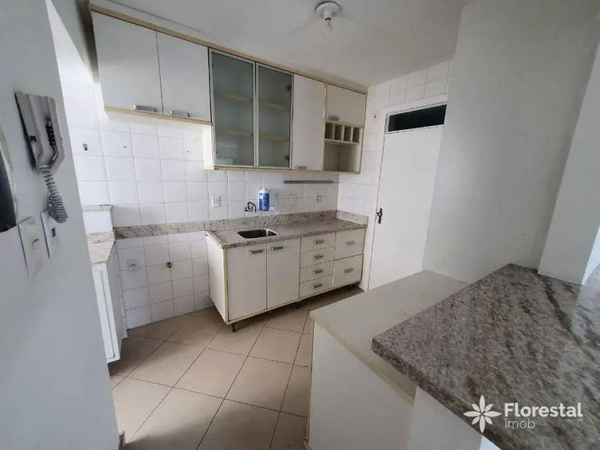 Foto 4 de Apartamento com 3 Quartos para alugar, 72m² em Pituba, Salvador