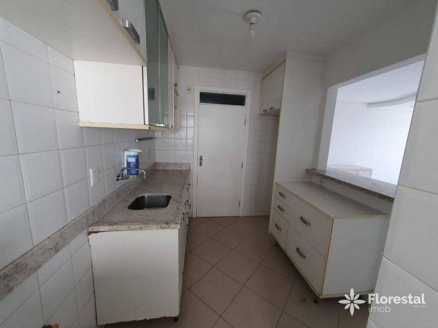 Foto 5 de Apartamento com 3 Quartos para alugar, 72m² em Pituba, Salvador