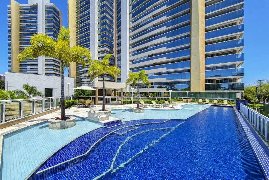 Foto 1 de Apartamento com 4 Quartos à venda, 245m² em Guararapes, Fortaleza