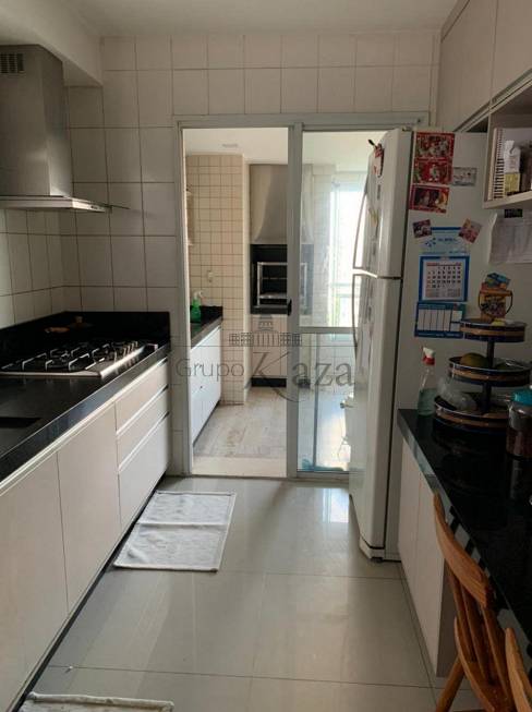 Foto 4 de Apartamento com 4 Quartos à venda, 182m² em Vila Ema, São José dos Campos
