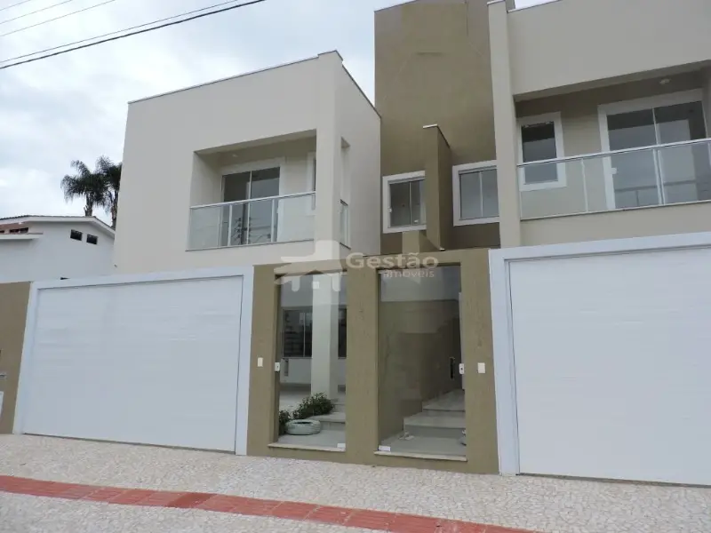 Foto 1 de Casa com 3 Quartos à venda, 175m² em Praia dos Amores, Balneário Camboriú