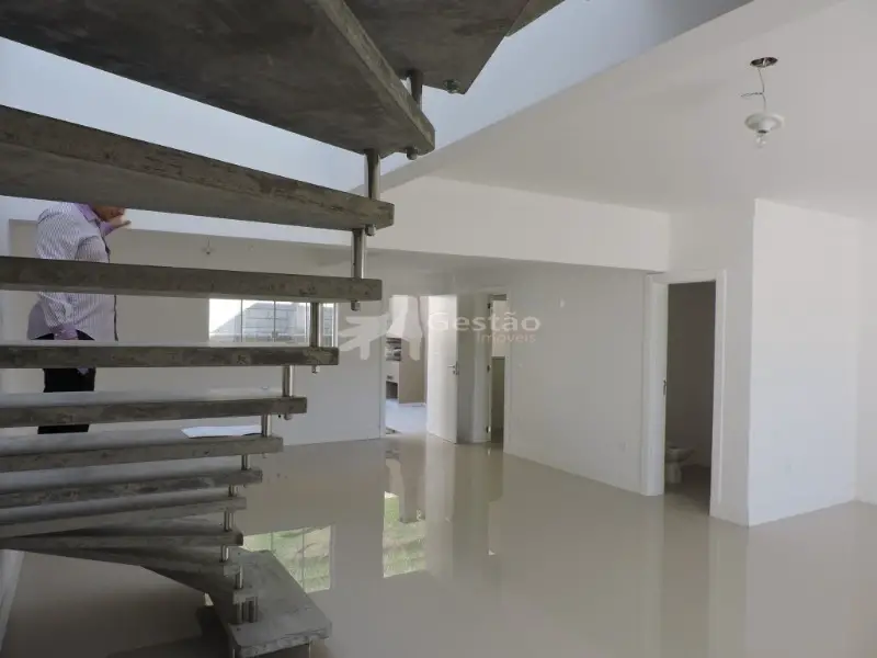 Foto 2 de Casa com 3 Quartos à venda, 175m² em Praia dos Amores, Balneário Camboriú