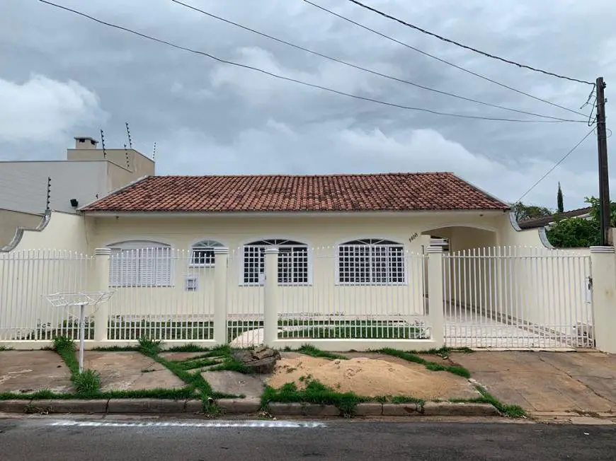 Foto 1 de Casa com 3 Quartos para alugar, 120m² em Santa Felicidade, Curitiba