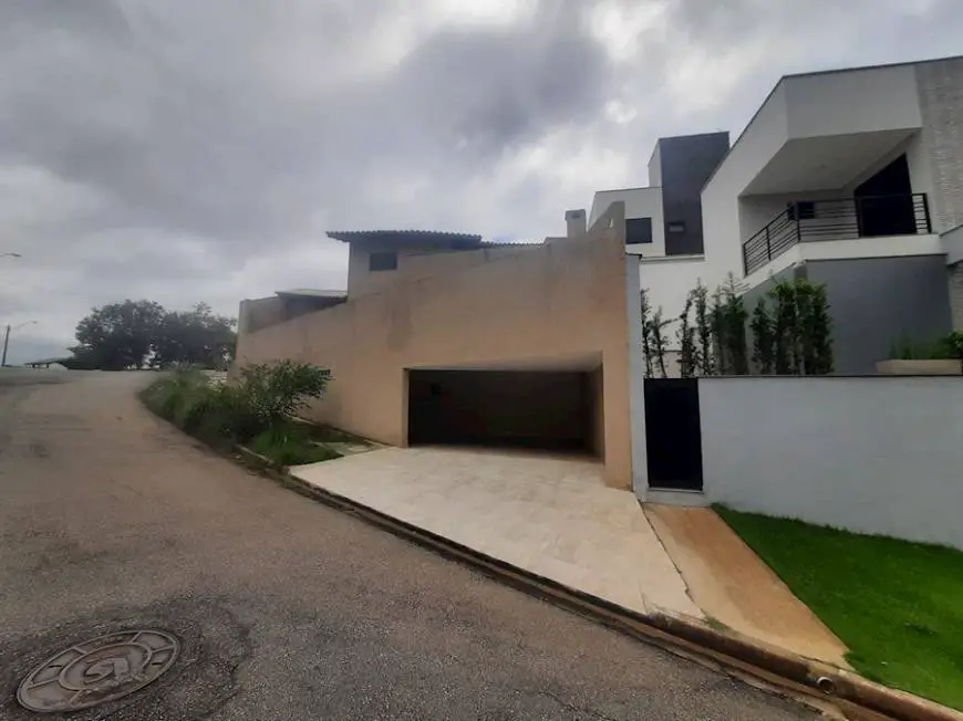 Foto 2 de Casa com 4 Quartos para alugar, 350m² em Loteamento Village Emilia, São Roque