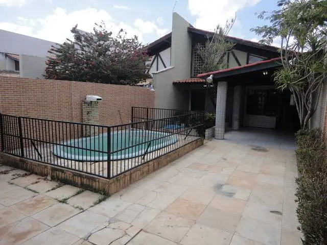 Foto 3 de Casa com 4 Quartos para alugar, 250m² em Salinas, Fortaleza