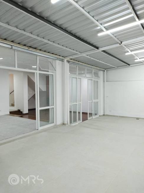 Foto 1 de Sobrado com 5 Quartos para alugar, 260m² em Vila Sao Francisco Zona Sul, São Paulo
