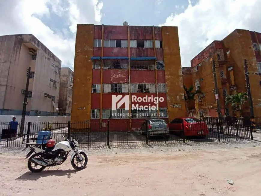 Foto 1 de Apartamento com 2 Quartos para alugar, 67m² em Várzea, Recife