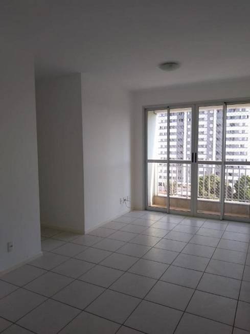 Foto 1 de Apartamento com 3 Quartos para alugar, 66m² em Aurora, Londrina