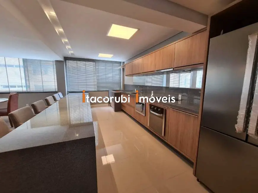 Foto 4 de Apartamento com 3 Quartos à venda, 122m² em Centro, Florianópolis