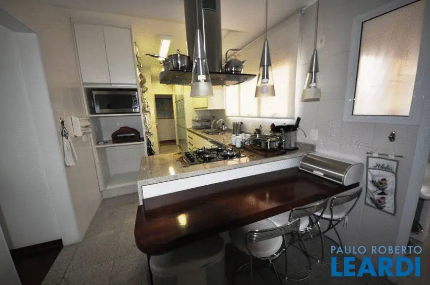 Foto 5 de Apartamento com 4 Quartos para alugar, 212m² em Morumbi, São Paulo