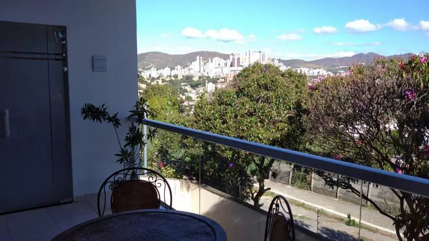 Foto 3 de Casa com 3 Quartos à venda, 230m² em Havaí, Belo Horizonte