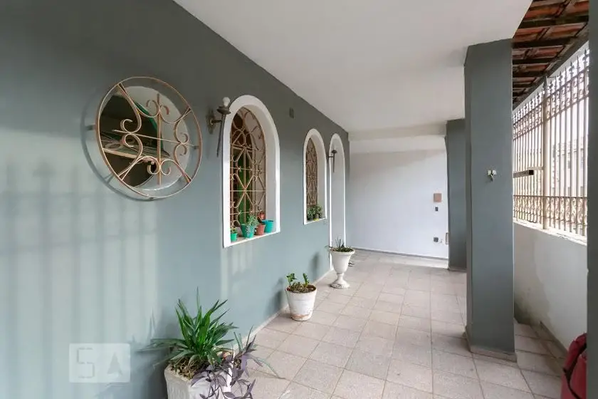 Foto 1 de Casa com 3 Quartos para alugar, 180m² em João Pinheiro, Belo Horizonte