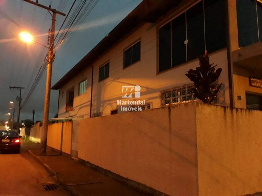 Foto 2 de Casa com 4 Quartos à venda, 200m² em Caminho Novo, Palhoça