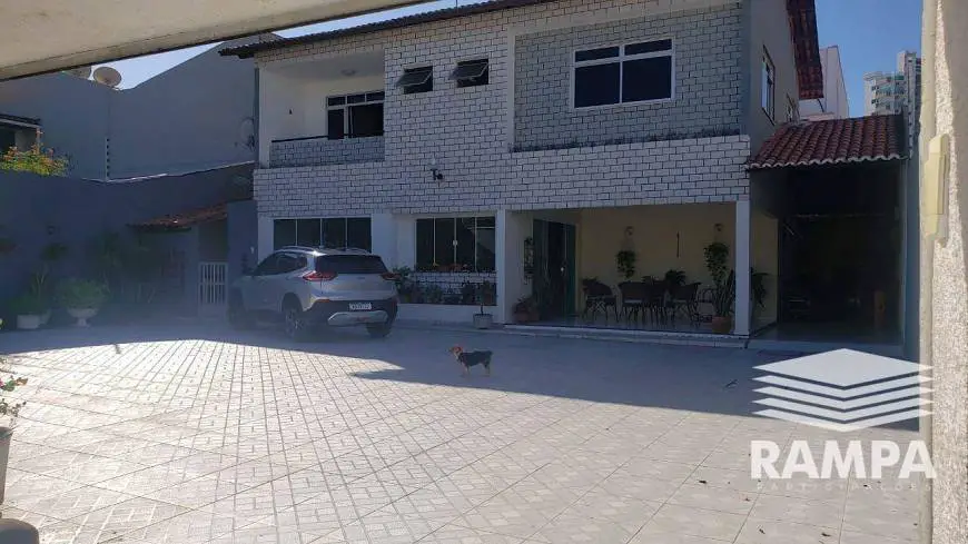 Foto 1 de Casa com 6 Quartos à venda, 203m² em Sapiranga, Fortaleza