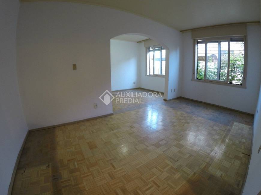 Foto 1 de Apartamento com 1 Quarto à venda, 74m² em Medianeira, Porto Alegre