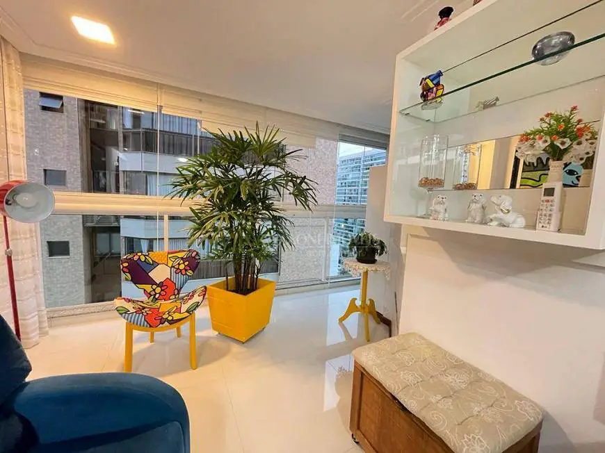 Foto 2 de Apartamento com 2 Quartos à venda, 90m² em Praia da Costa, Vila Velha