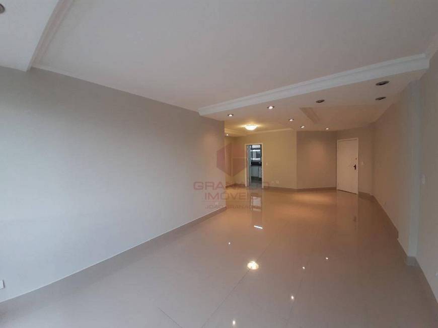 Foto 2 de Apartamento com 3 Quartos para alugar, 130m² em Centro, Maringá