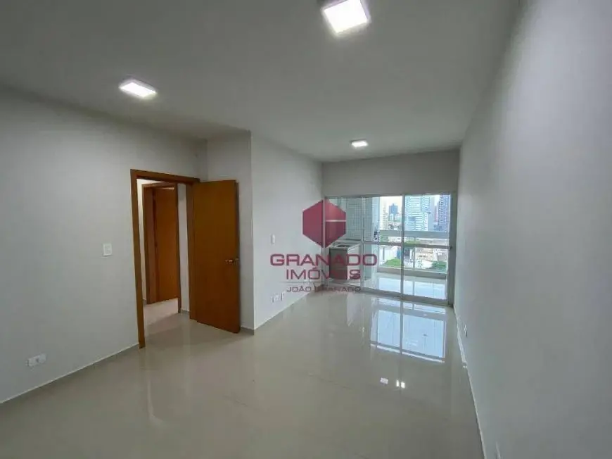 Foto 1 de Apartamento com 3 Quartos para alugar, 78m² em Centro, Maringá