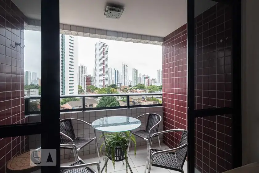 Foto 3 de Apartamento com 3 Quartos para alugar, 85m² em Madalena, Recife