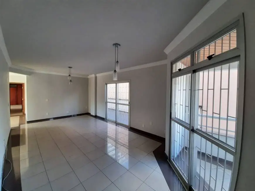 Foto 1 de Apartamento com 4 Quartos para alugar, 150m² em Martins, Uberlândia