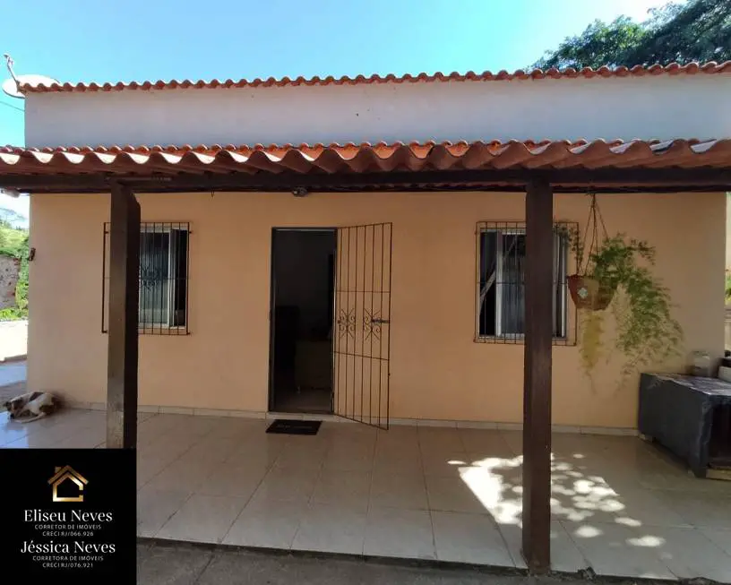 Foto 2 de Casa com 2 Quartos à venda, 72m² em Santo Antônio, Paty do Alferes