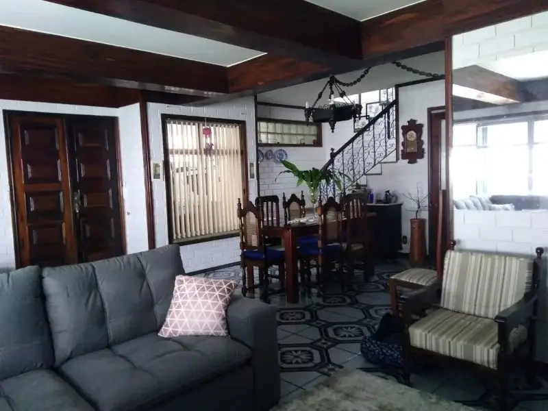 Foto 1 de Casa com 3 Quartos à venda, 250m² em Castelanea, Petrópolis