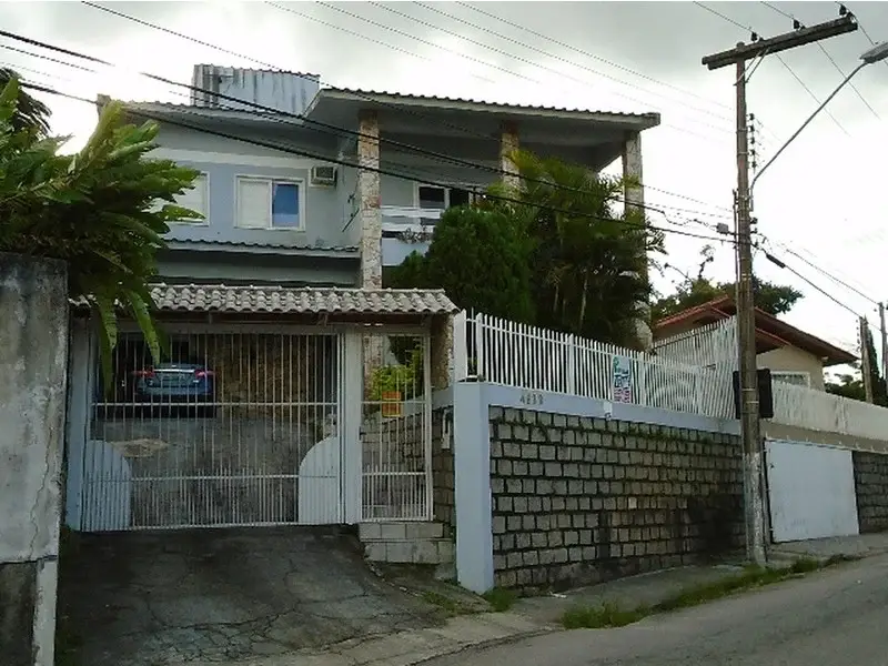 Foto 1 de Casa com 3 Quartos à venda, 307m² em Ponta de Baixo, São José