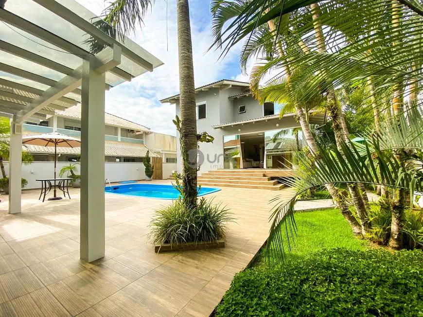 Foto 2 de Casa com 4 Quartos à venda, 280m² em Jurerê Internacional, Florianópolis