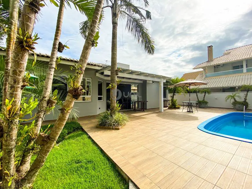 Foto 3 de Casa com 4 Quartos à venda, 280m² em Jurerê Internacional, Florianópolis
