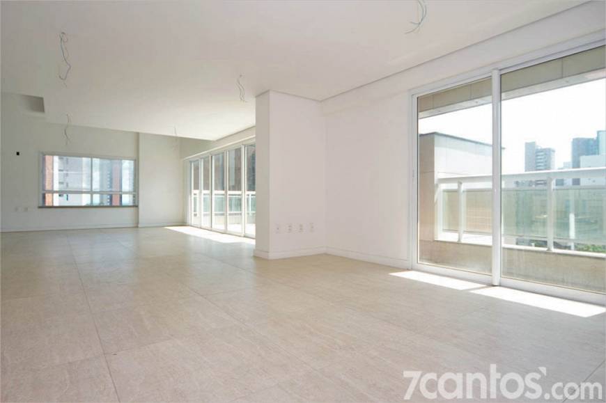 Foto 3 de Apartamento com 3 Quartos para alugar, 295m² em Meireles, Fortaleza