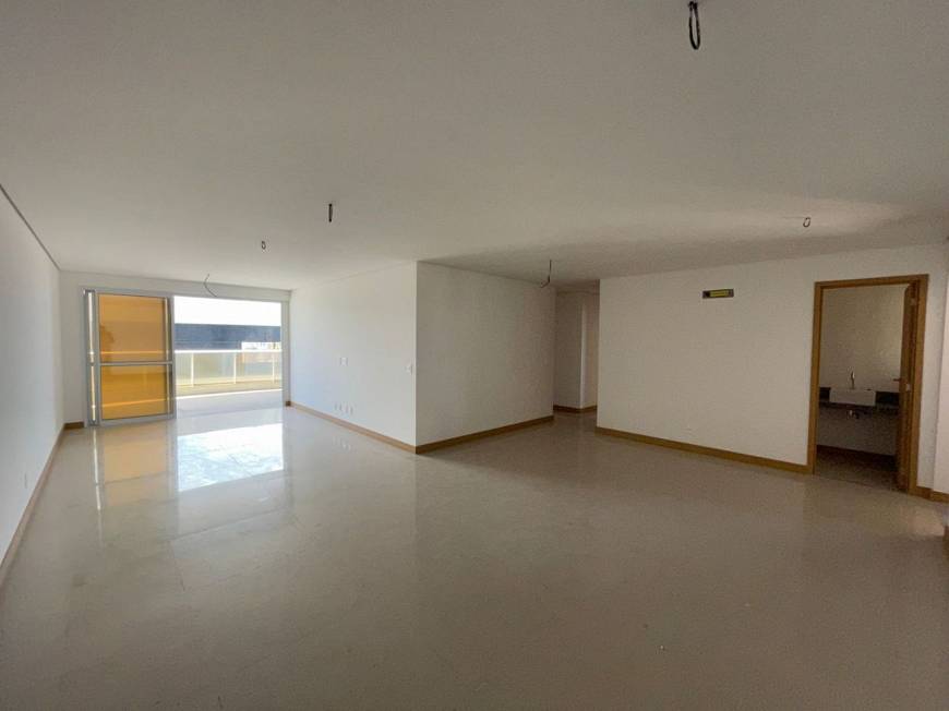 Foto 1 de Apartamento com 4 Quartos à venda, 225m² em Jatiúca, Maceió