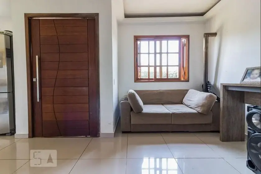 Foto 3 de Casa com 3 Quartos para alugar, 80m² em Chapéu do Sol, Porto Alegre