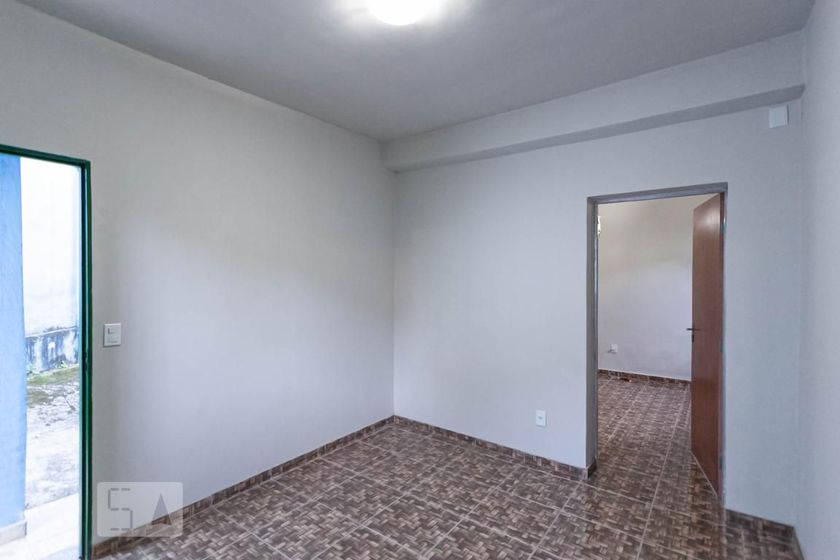 Foto 1 de Casa com 3 Quartos para alugar, 70m² em Pompéia, Belo Horizonte