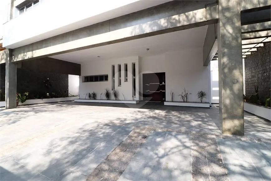 Foto 2 de Sobrado com 4 Quartos para alugar, 455m² em Alto de Pinheiros, São Paulo