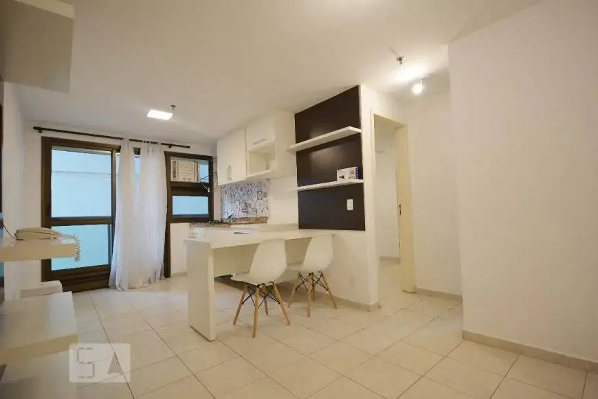 Foto 1 de Apartamento com 1 Quarto para alugar, 50m² em Botafogo, Rio de Janeiro