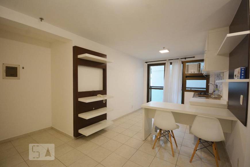 Foto 2 de Apartamento com 1 Quarto para alugar, 50m² em Botafogo, Rio de Janeiro