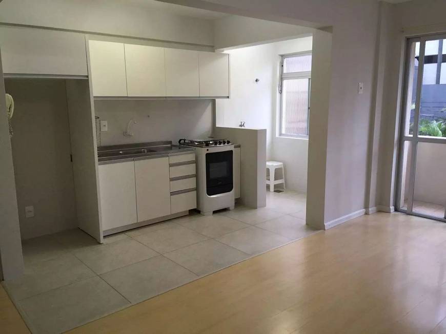 Foto 2 de Apartamento com 1 Quarto para alugar, 48m² em Centro, Florianópolis