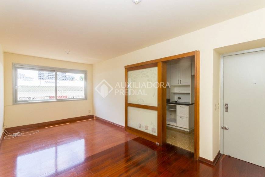 Foto 1 de Apartamento com 3 Quartos para alugar, 95m² em Moinhos de Vento, Porto Alegre