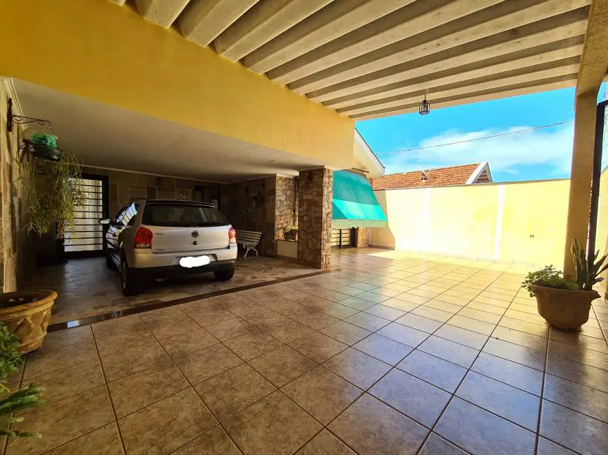 Foto 2 de Casa com 3 Quartos à venda, 195m² em Jardim Macedo, Ribeirão Preto