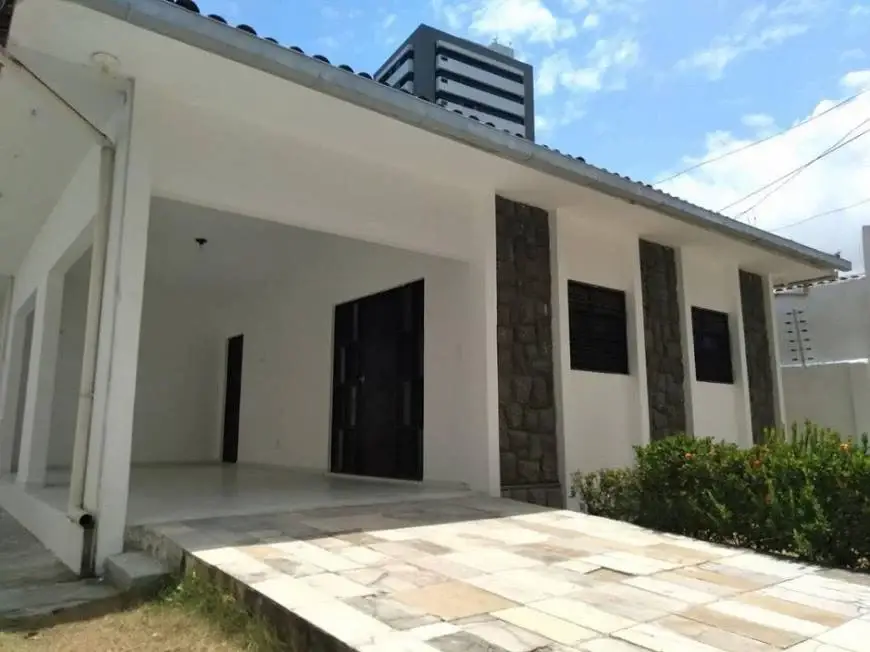 Foto 4 de Casa com 3 Quartos à venda, 360m² em Manaíra, João Pessoa