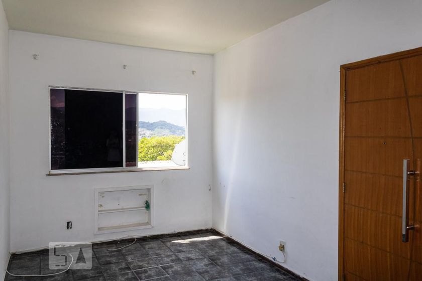 Foto 2 de Apartamento com 2 Quartos para alugar, 40m² em Campo Grande, Rio de Janeiro
