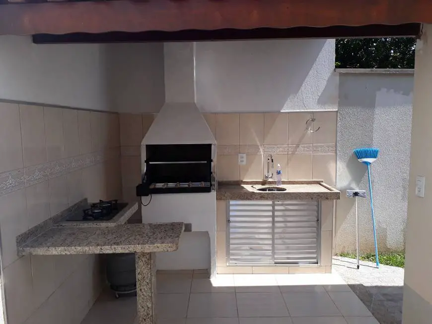 Foto 1 de Casa com 2 Quartos à venda, 195m² em Jardim Santa Marta, Porto Ferreira