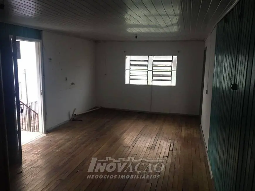 Foto 3 de Casa com 2 Quartos para alugar, 60m² em Rio Branco, Caxias do Sul
