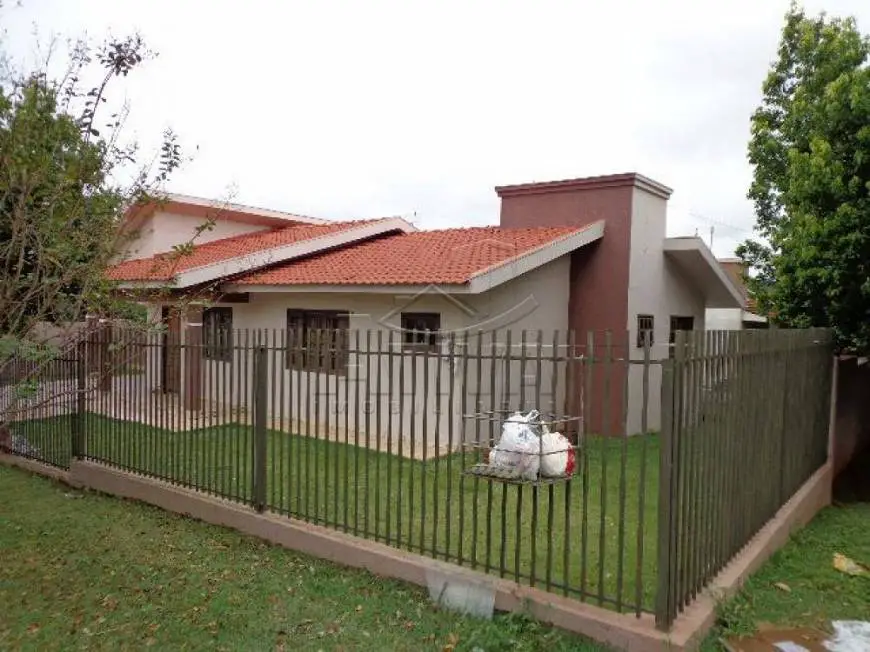 Foto 1 de Casa com 4 Quartos à venda, 181m² em Centro, Toledo