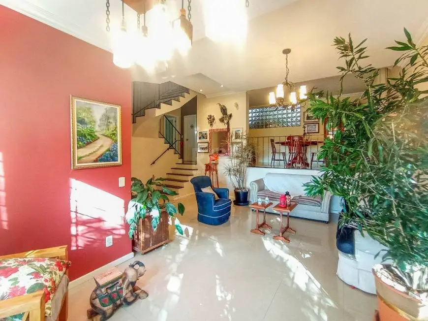 Foto 3 de Casa com 4 Quartos à venda, 322m² em Nonoai, Porto Alegre
