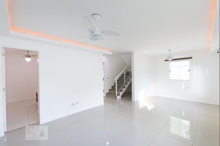 Foto 2 de Casa com 3 Quartos para alugar, 135m² em Maria Paula, Niterói