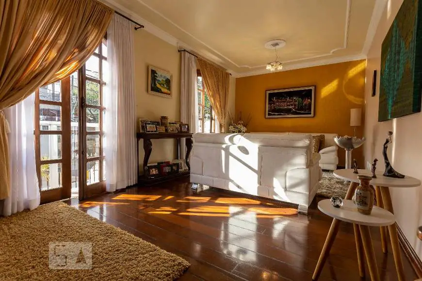 Foto 1 de Casa com 5 Quartos para alugar, 370m² em São Luíz, Belo Horizonte
