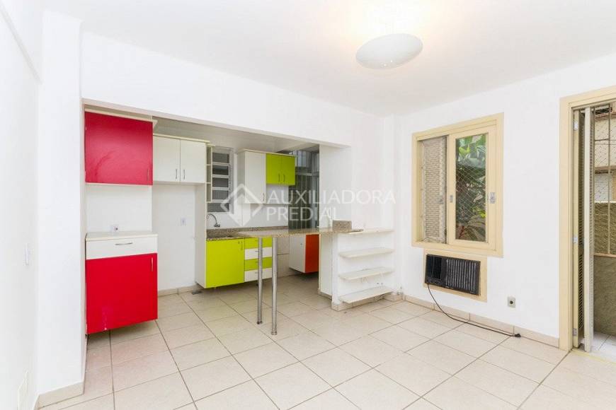 Foto 1 de Apartamento com 1 Quarto para alugar, 47m² em Floresta, Porto Alegre