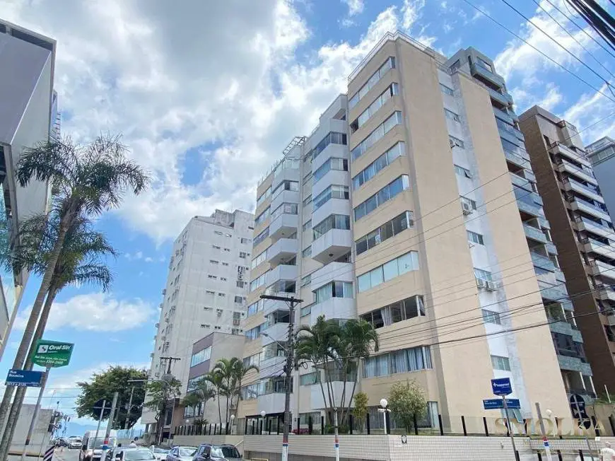 Foto 1 de Apartamento com 4 Quartos à venda, 142m² em Centro, Florianópolis