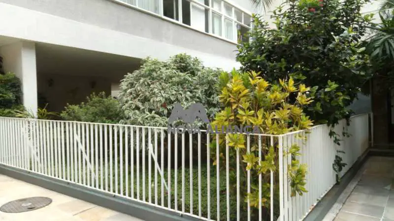 Foto 2 de Apartamento com 4 Quartos à venda, 142m² em Laranjeiras, Rio de Janeiro